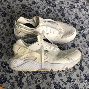 Nike Air Hurache Shoes